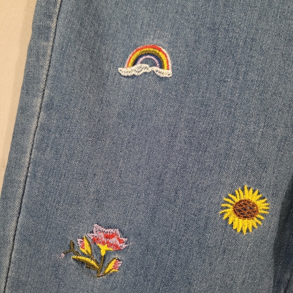 Romeo & Juliet Couture Floral Rainbow Jeans - Picture 8 of 12